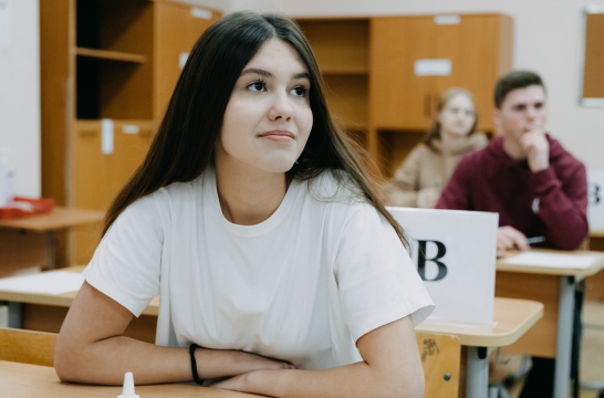 Более 28 тысяч школьников Москвы сдали пробные ЕГЭ по химии и обществознанию