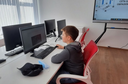 Более 400 школьников обучились в этом учебном году по программам центра «IT-куб» в Братске