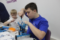 shkolniki orenburgskoj oblasti prodolzhayut obuchenie v mobilnom tehnoparke